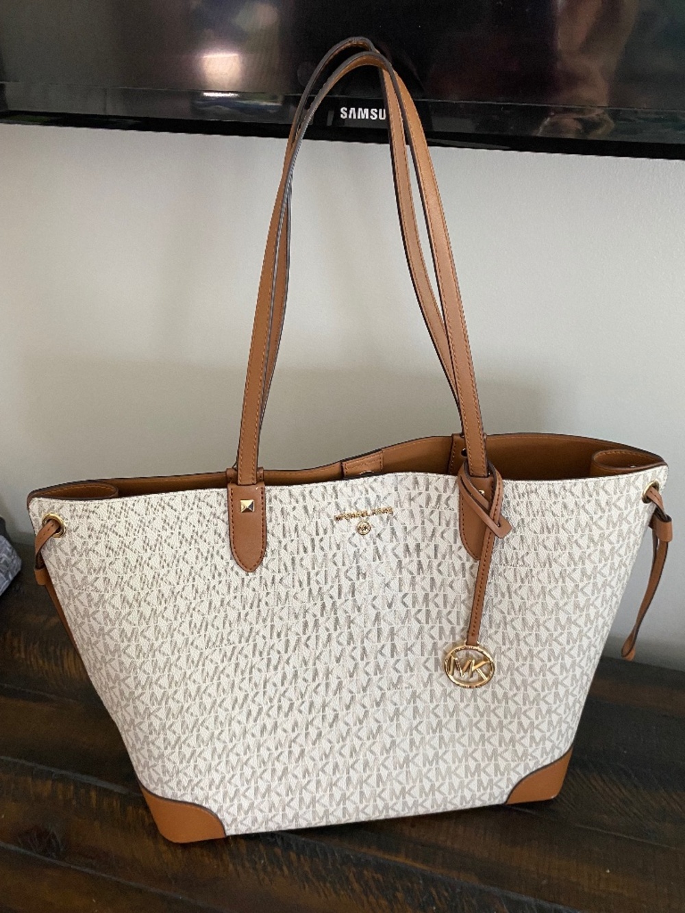 Michael kors tote bag